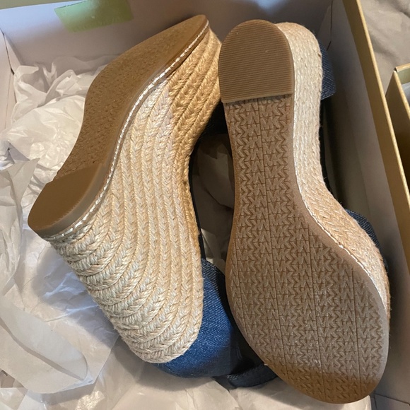 Michael kors wedge heel - Picture 4 of 4